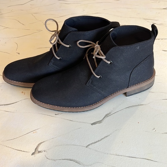 Perry Ellis Black with light brown laces, high top dress shoes, size 10 - Picture 3 of 4